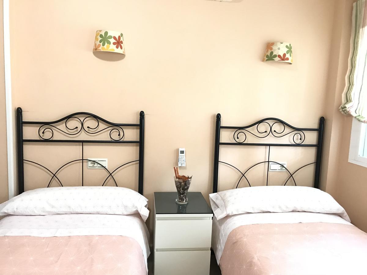 Apartamento Holidays On The Beach Torremolinos Exterior photo