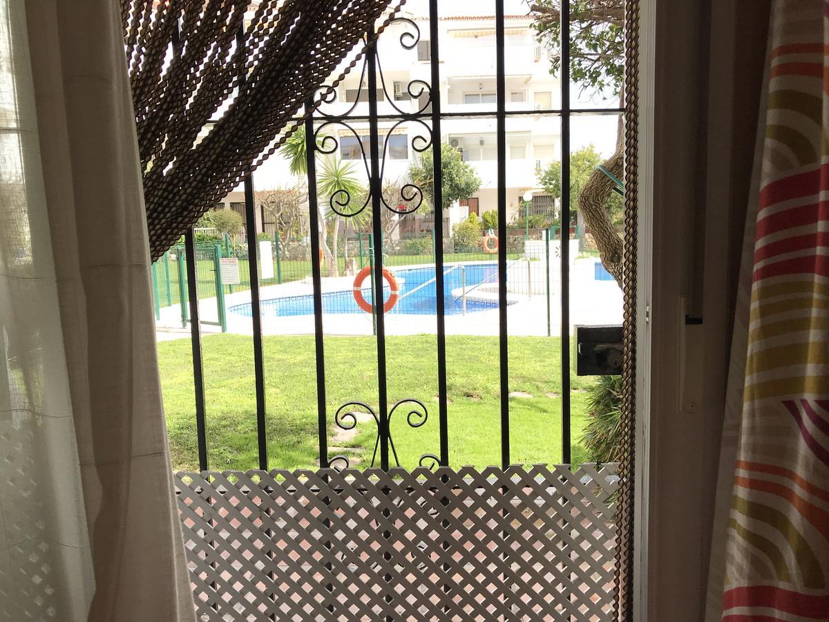 Apartamento Holidays On The Beach Torremolinos Exterior photo