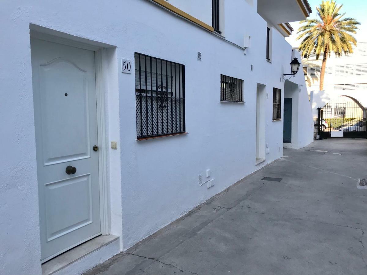 Apartamento Holidays On The Beach Torremolinos Exterior photo
